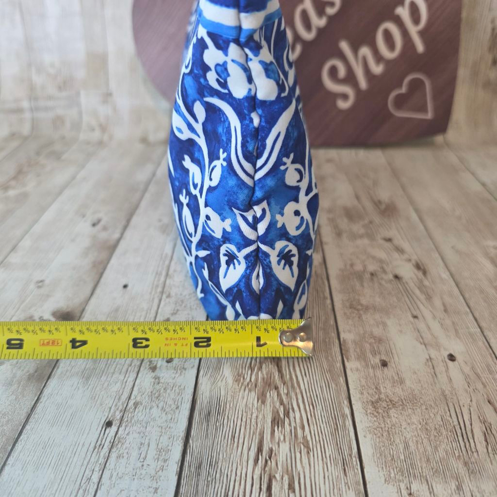 Estee Lauder Blue White Floral Cosmetic Bag - Picture 5 of 7
